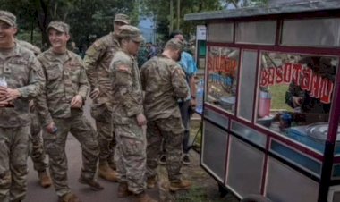 Rame-Rame Tentara Amerika Borong Baso Tahu