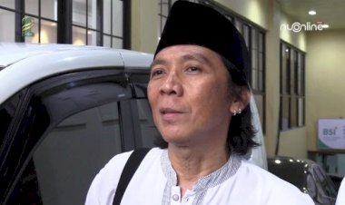 Bimbim Slank Ajak Slankers Pakai Peci saat Hadiri Harlah 1 Abad NU