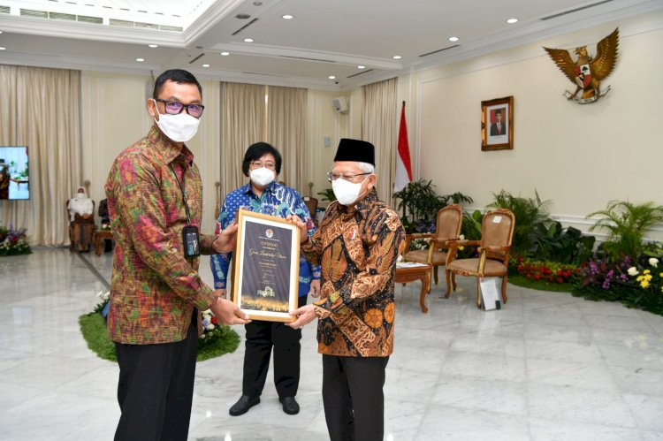 PLN Diganjar Penghargaan Green Leadership Utama