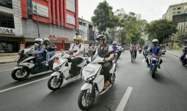 Ridwan Kamil Kampanyekan Motor Listrik di Medan