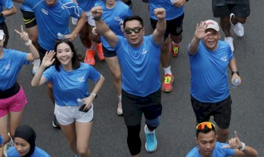 Ridwan Kamil akan Desain Medali Pocari Sweat Run 2023