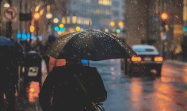 Tips Liburan Tetap Seru Meski Musim Hujan