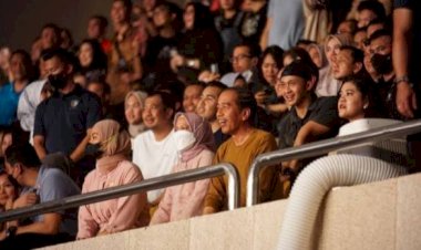 Jokowi Nonton Konser Dewa 19 di Medan