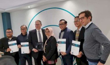 Di Arena Mobile World Congress 2023, XL Axiata Terima Trofi Opensignal Awards