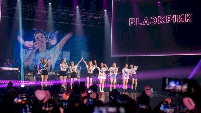 BLACKPINK Rasakan Panasnya Jakarta Saat Konser