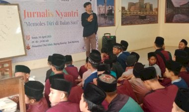 Saat Jurnalis Bandung Berbagai Ilmu dengan Para Santri