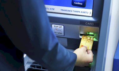 Kenali Tanda ATM Dipasang Alat Skimming