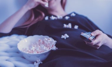 Kebiasaan Saat Lebaran yang Bisa Bikin Perut Buncit