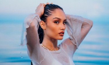 Cinta Laura Kini Berani Tampil Buka-bukaan