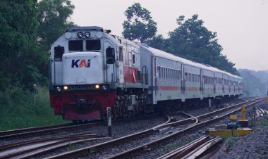 Kecepatan KA Meningkat per 1 Juni, Daop 2 Bandung Ingatkan Masyarakat untuk Hati-hati