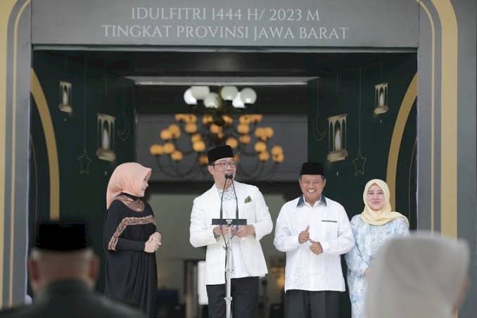 Ridwan Kamil - Uu Ruzhanul Ulum Dapat Penghargaan dari PWI Jabar