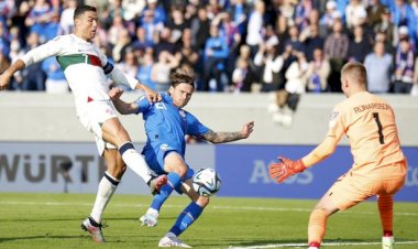 Viral Reaksi Gila Ronaldo Usai Bobol Gawang Islandia