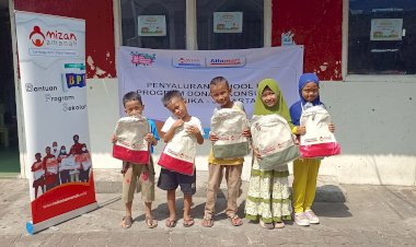Puluhan Anak Yatim Terima Bantuan Peralatan Sekolah
