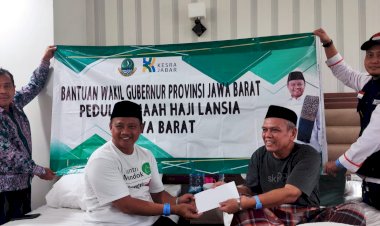 Jelang Puncak Haji 2023, Wagub Jabar Santuni Jemaah Lansia
