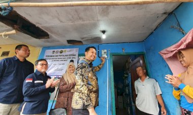 2 Ribu Keluarga di Bandung Barat Terima Sambungan Listrik Gratis
