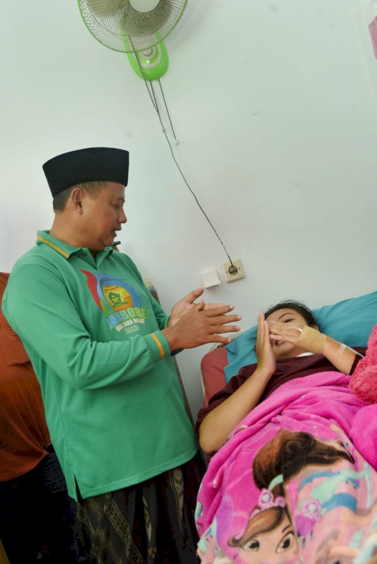 Wagub Uu Ruzhanul Jenguk Siswi SMK di Ciamis yang Diserang Orang Tak Dikenal