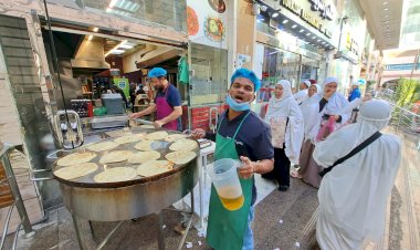 Jemaah Haji Jabar Berburu Makanan Khas Indonesia Sampai Mancanegara