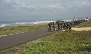 Gubernur Ridwan Kamil Tutup Cycling de Jabar 2023