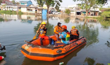 SAR Cari Korban Tenggelam di Sungai Karawang Timur
