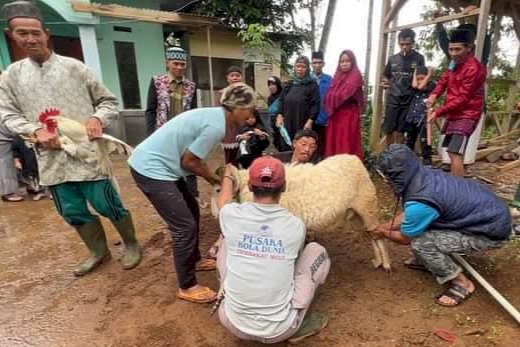 Kurban Kemanusiaan, Program JQR Salurkan Hewan Kurban Ke Pelosok Desa Jawa Barat