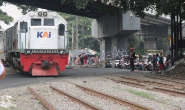 Tingkatkan Keselamatan di Perlintasan, Daop 2 Bandung Gelar Sosialisasi Peningkatan Keamanan dan Keselamatan