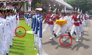 Sepatu Pembawa Bendera Pusaka di Istana Copot saat Upacara HUT RI ke-78
