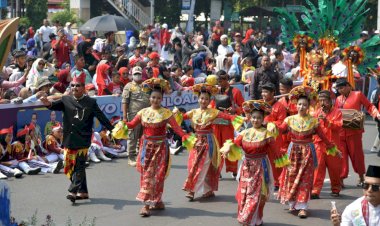 Apresiasi Karnaval Pesona Nusantara Kota Bekasi, Ridwan Kamil: Keren dan Luar Biasa
