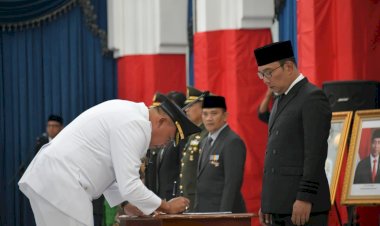 Gubernur Ridwan Kamil Lantik Tri Adhianto sebagai Wali Kota Definitif Bekasi