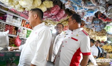Bey Machmudin Cek Ketersediaan Stok dan Harga Pangan di Kota Bekasi