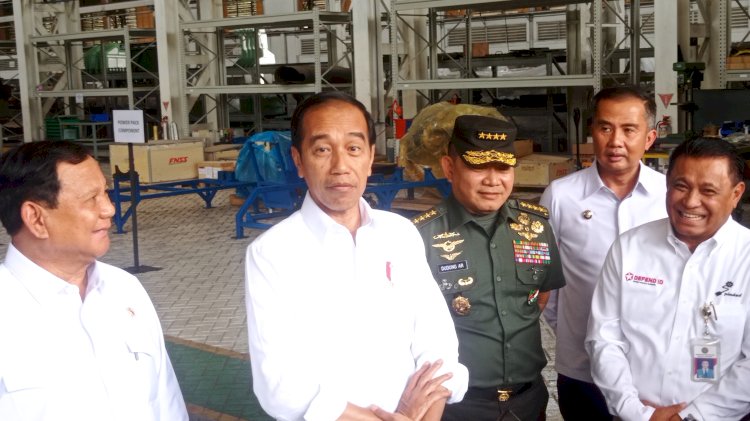 Bey Machmudin Dampingi Presiden Jokowi ke PT Pindad