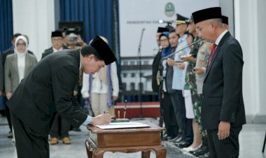Bey Machmudin Lantik Taufik BS sebagai Penjabat Sekda Jabar