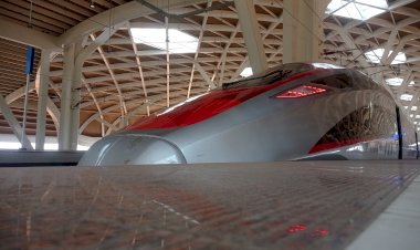 Bey Machmudin Dorong Kabupaten Karawang Siapkan Integrasi Transportasi dari Stasiun Kereta Cepat