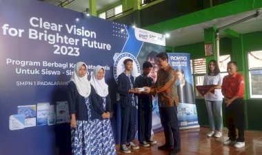 Hari Penglihatan Sedunia 2023, Ratusan Pelajar di Tiga Kota Terima Kaca Mata Gratis