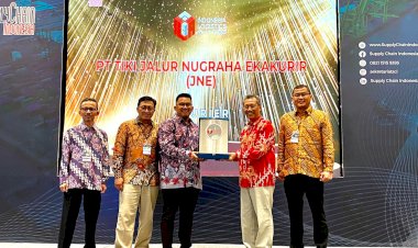 JNE Raih Penghargaan Courier of The Year di Indonesia Logistic Awards 2023