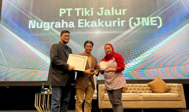 Konsisten Berbagi, Memberi dan Menyantuni Bawa JNE Raih Dua Penghargaan
