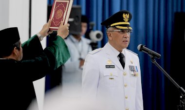 Bey Machmudin Lantik Dicky Saromi sebagai Penjabat Wali Kota Cimahi