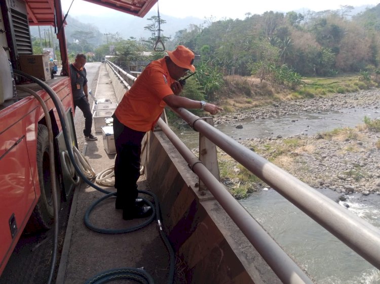 Basarnas Kerahkan Alat Penjernih Air Water Treatment Bagi Warga Terdampak Kekeringan di Sumedang