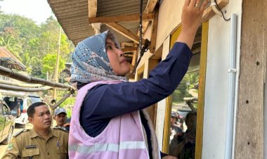 PLN Srikandi Movement Pasang Listrik Gratis Warga Kurang Mampu di Sekitar Proyek PLTA Cisokan