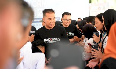 Bey Machmudin Serahkan Surat Perpanjangan Masa Jabatan Pj. Wali Kota Tasikmalaya
