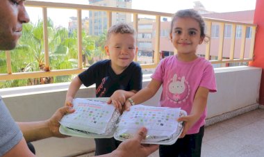 Warga Palestina Terima Bantuan dari Donatur Rumah Zakat