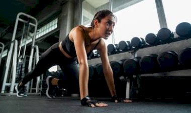Manfaat Olahraga Plank Setiap Hari Bisa Kurangi Stres