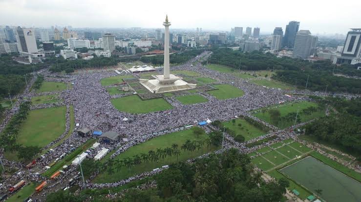 Tokoh Nasional Hingga Artis Ikuti Aksi Damai Bela Palestina di Monas Jakarta