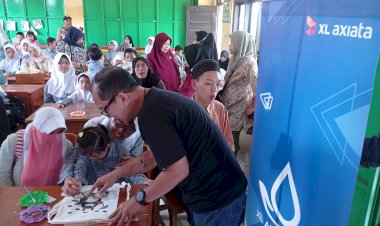 Dukung Komunitas Penyandang Disabilitas Garut Karyawan dan Manajemen XL Axiata Mengajar di SLB