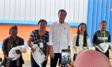 Warga NTT Terima Bantuan Beras Pemerintah