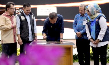 Bey Machmudin Resmikan Galeri Arsip COVID-19