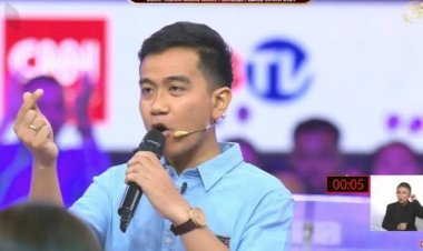 Jam Tangan Gibran Saat Debat Capres Curi Perhatian