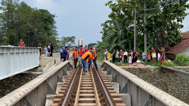 Daop 2 Bandung Kembali Ingatkan Larangan Masyarakat Melakukan Aktivitas di Sekitar Jalur KA