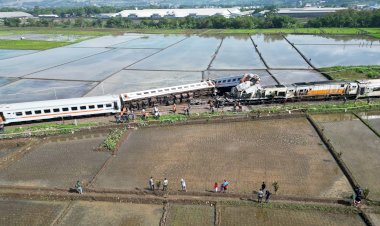 Korban Kecelakaan KA di Kabupaten Bandung Dievakuasi ke 6 Rumah Sakit