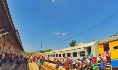 Stasiun Cicalengka Kembali Layani Pemberangkatan Commuter Line Bandung Raya