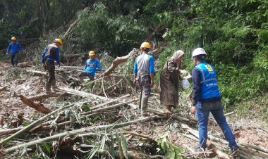 Korban Bencana Sumedang dan Purwakarta Terima Bantuan Sembako